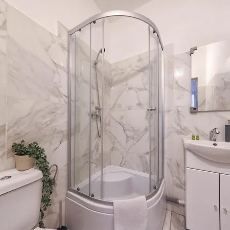 Weiss Апартаменти *